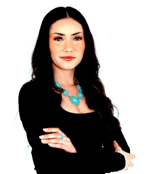 Anna Lysse Horvath display